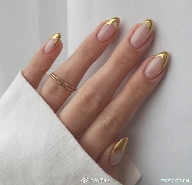 圣诞节酷女孩的专属美甲图案 ​​​​