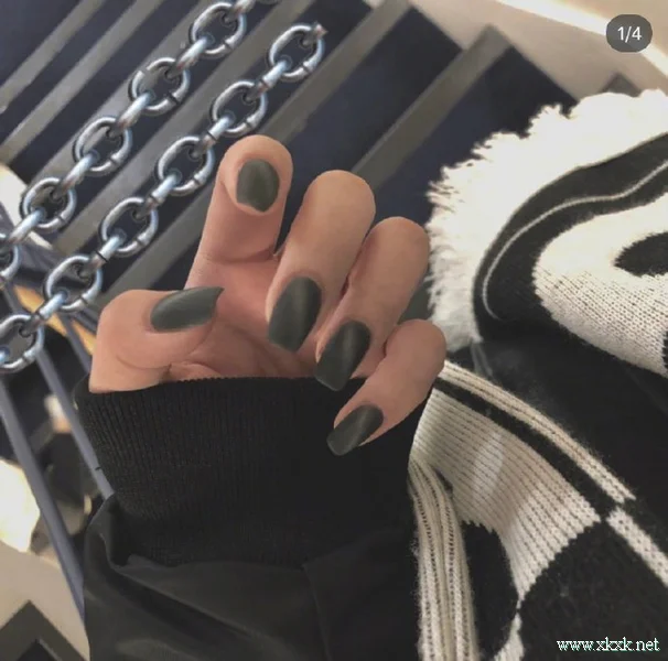 磨砂质感的猫眼美甲图片