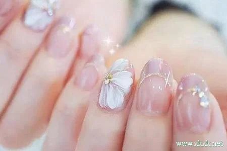 抖音最火美甲图片，这3款夏季显白网红美甲超火