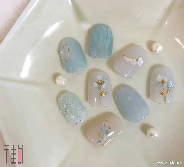 日本美甲师推荐的一组少女风美甲图案