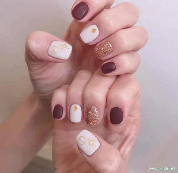 冬季磨砂质感美甲look
