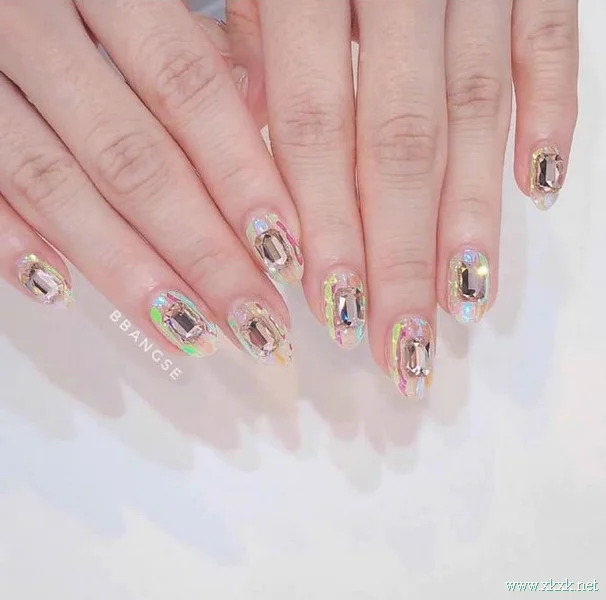 超适合夏天的清爽透明感美甲