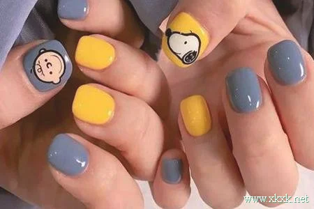 抖音最火美甲涂鸦 高颜值美甲图片泫雅也超爱