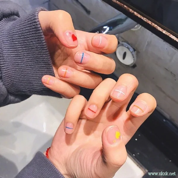 看上就有好心情的漂亮美甲图案