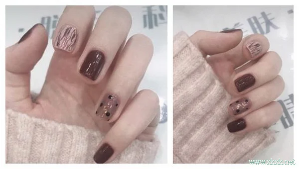 适合冬季又显手白的美甲款式，搭配毛衣好美！