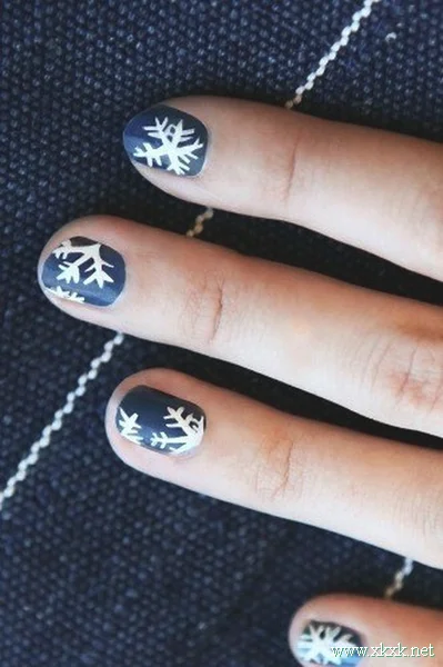 非常漂亮的圣诞主题美甲详细教程