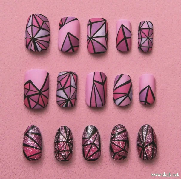 一组超有创意的2019美甲图案