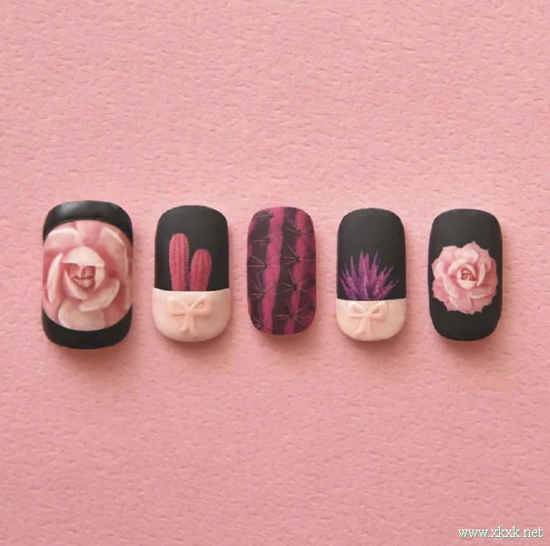 一组超有创意的2019美甲图案