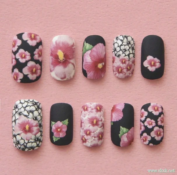 一组超有创意的2019美甲图案