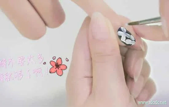 花瓣美甲图片教程 美美哒的花瓣美甲图案