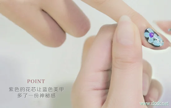 花瓣美甲图片教程 美美哒的花瓣美甲图案