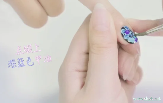 花瓣美甲图片教程 美美哒的花瓣美甲图案