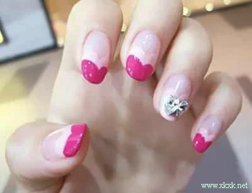 超甜蜜心形美甲教程 不经意间透露你的爱