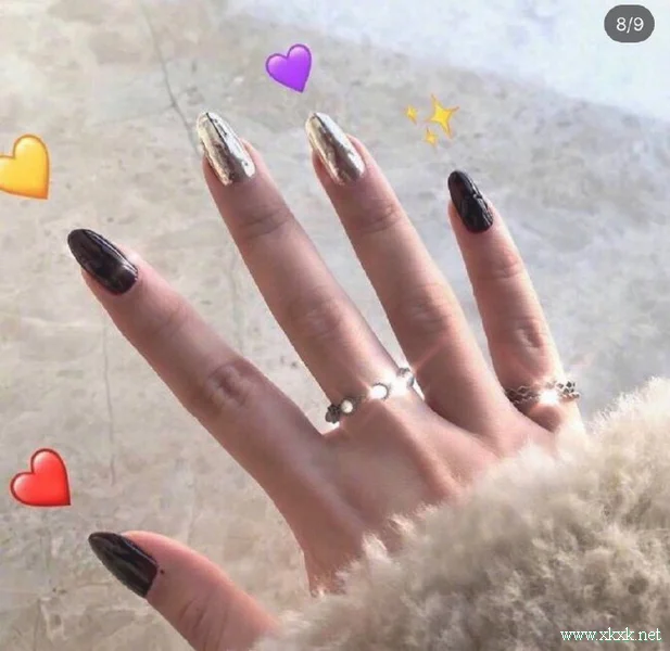 酷女孩最爱的暗黑色系美甲图片