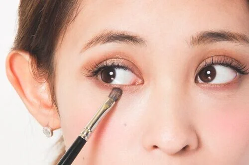 打造极简风妆容 清新脱俗惹人爱