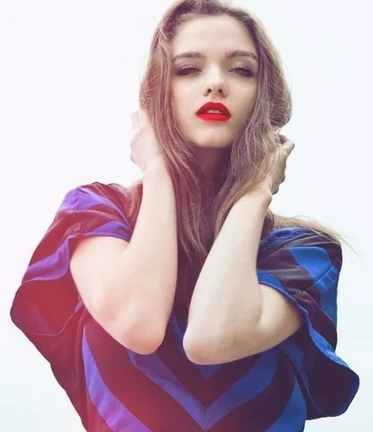 教你如何打造水润光亮红嘴唇