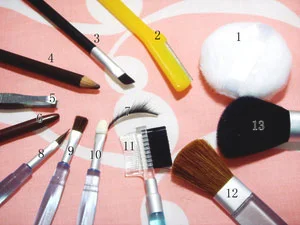 化妆包大清理 丢掉损害健康产品