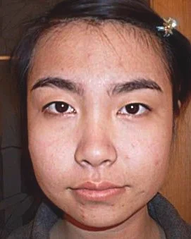 喷血对比! 化妆能让丑女变得奇靓