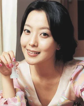 韩国女星妆容 精致细腻靠彩妆！