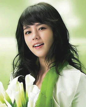 韩国女星妆容 精致细腻靠彩妆！