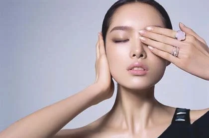 美容护肤：这样洗脸60岁都没皱纹