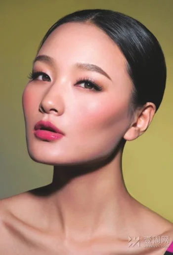 彩妆师出招：户外新娘化妆要注意