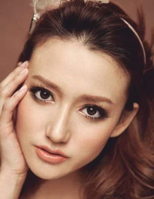 美丽加分 打造迷人小脸妆