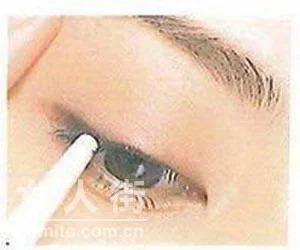 画眼线技巧：画眼线眼线画法大公开