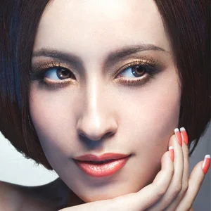 2种妆容技巧 遮盖眼袋瞬间显年轻