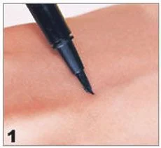 让瞳孔又大又亮的眼线画法(组图)