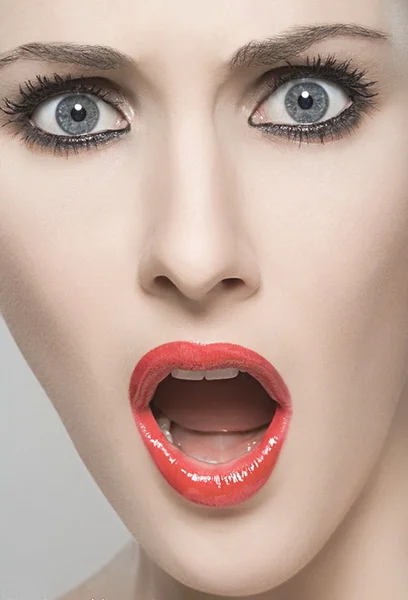 教你如何选择一支适合你的口红