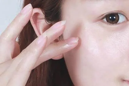 眼霜什么时候用 注意这几点减少细纹和眼袋