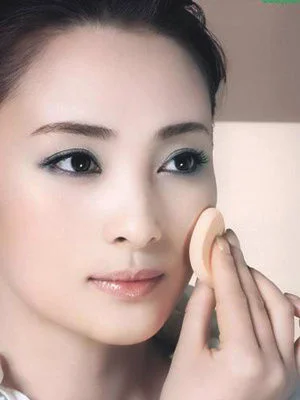 6条夏日化妆秘籍 让妆容更服帖