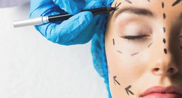 女人脸上的痣图解