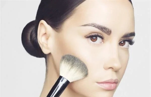 脸上有斑怎么治？祛斑的最好方法？