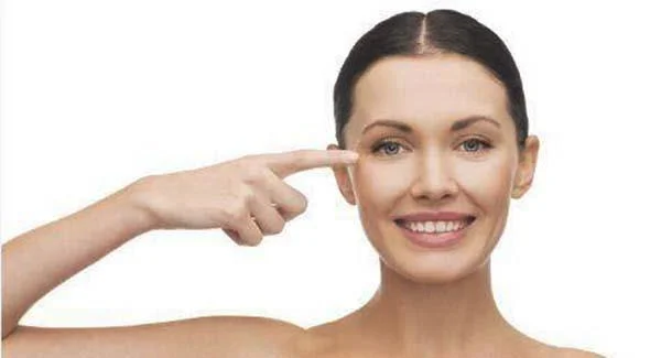 脖子上的烫伤疤痕怎么办?